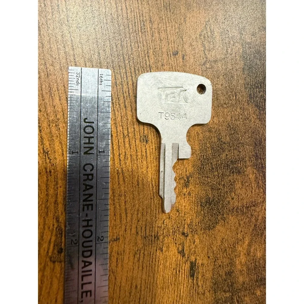THULE T9644 Replacement Key Vintage Metal Roof Rack Cargo Box Key T9644